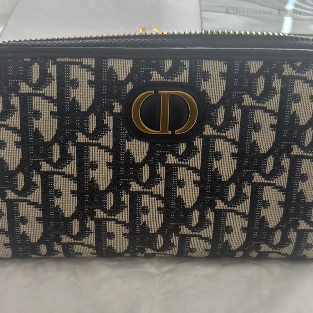 Dior Black and Cream Wallet - Picture 2 of 10